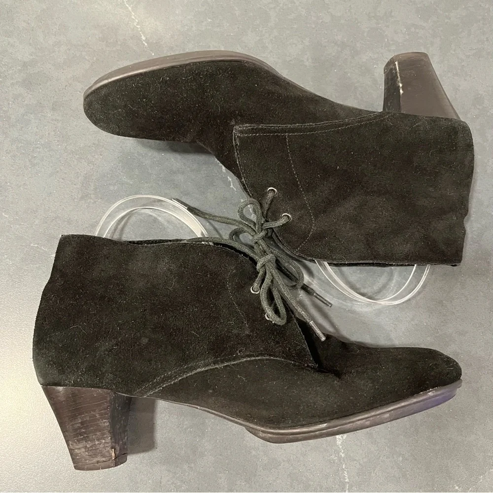 Umberto Raffini sz 41 black suede lace-up heeled ankle boots